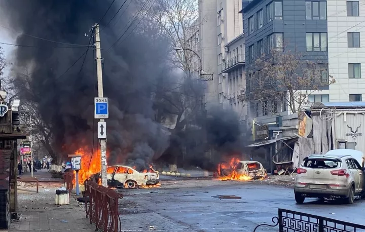 Τουλάχιστον 7 νεκροί και 20 τραυματίες από ρωσικό βομβαρδισμό