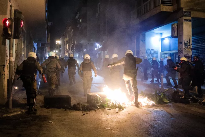Εννέα συλλήψεις στα επεισόδια μετά την πορεία για τον Γρηγορόπουλο 