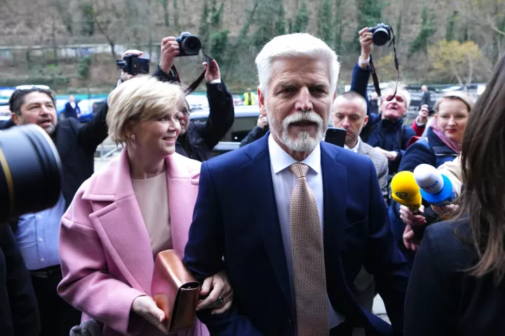 Προεδρικές εκλογές Τσεχίας: Φαίνεται να επικρατεί ο απόστρατος στρατηγός Πάβελ
