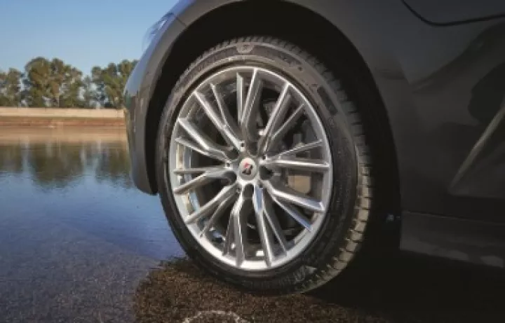 Νέο ελαστικό Bridgestone Turanza 6 με ασυναγώνιστη απόδοση στο βρεγμένο οδόστρωμα