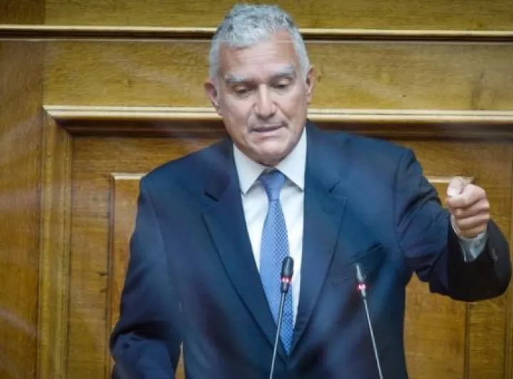 Μανούσος Βολουδάκης: Κηδεύτηκε στην Κρήτη