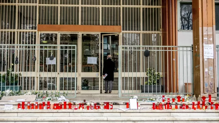 Συγγενείς εννέα θυμάτων στα Τέμπη: Να μην οριστεί εφέτης στην έρευνα