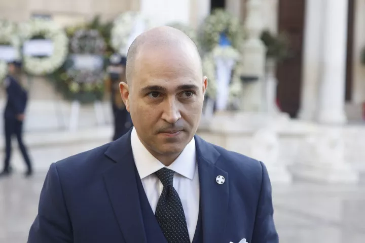 Κ. Μπογδάνος κατά της Α. Λατινοπούλου: «Έφτυσε την πλειοψηφία για να γίνει αρχηγός»