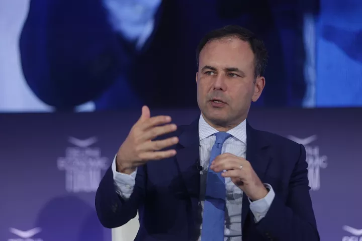 Αλ. Πατέλης: Η αύξηση κατώτατου μισθού αφορά 600.000 εργαζόμενους