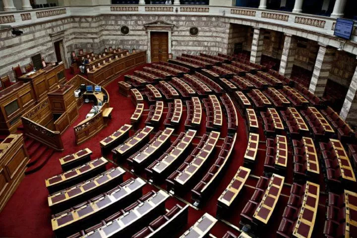 Αύριο ψηφίζεται στη Βουλή η τροπολογία για το «καλάθι του νονού»