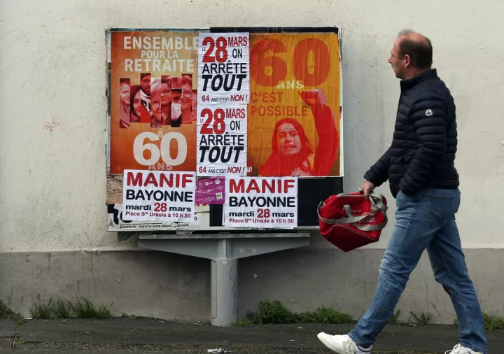 Γαλλία: Κρίσιμη σύσκεψη Μακρόν - Μπορν εν αναμονή νέων κινητοποιήσεων 