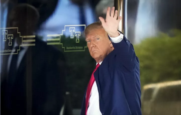 Αλλαγή τοποθεσίας της δίκης του ζητά ο Ντόναλντ Τραμπ - Επικρίνει τον δικαστή