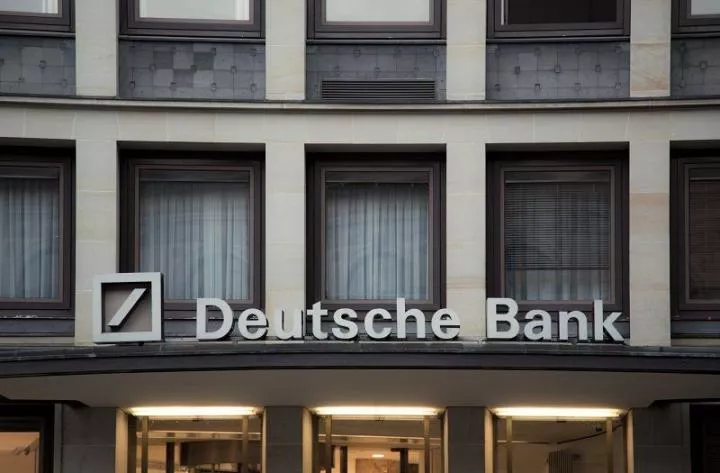 Deutsche Bank: Κλείνει τεχνολογικά κέντρα στη Ρωσία 