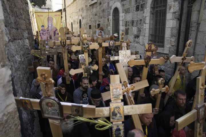 Ιεροσόλυμα: Αναπαράσταση της πορείας του Ιησού στον Γολγοθά (pic)