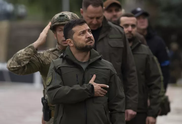 Πούτιν και Ζελένσκι επισκέπτονται στρατεύματα κοντά στην πρώτη γραμμή