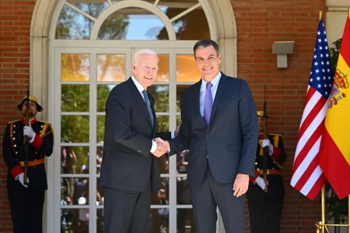 ΗΠΑ: Ο Μπάιντεν θα δεχθεί τον πρωθυπουργό της Ισπανίας Σάντσεθ στις 12 Μαΐου