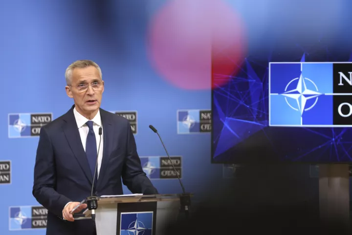Στόλτενμπεργκ: Έχουν σταλεί 230 άρματα μάχης και 1.550 τεθωρακισμένα οχήματα στο Κίεβο