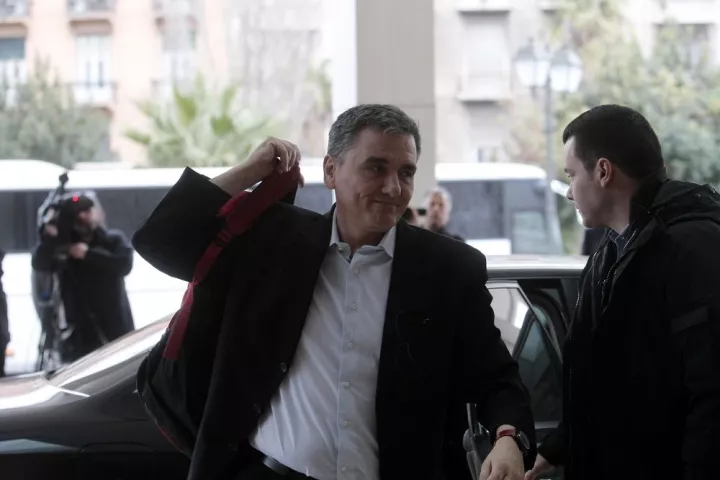 «Μαύρος καπνός» για τους φορολογούμενους  