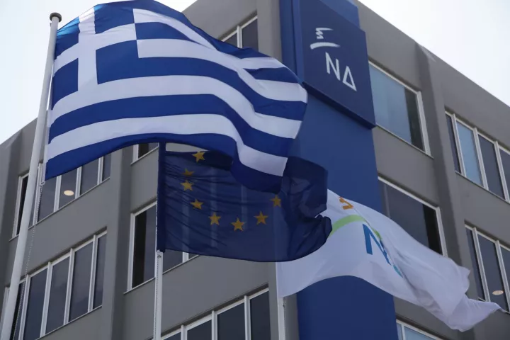 «Αλλοπρόσαλλη πολιτική» καταγγέλλει η ΝΔ - «Παρών» θα ψηφίσει στη βουλή