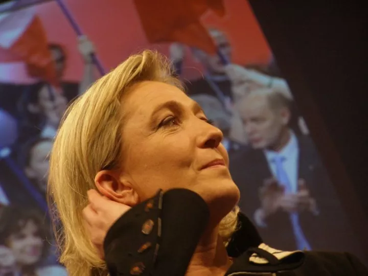 Αυξήθηκε κατά 2,5% ακόμα το προβάδισμα Le Pen στον α&#039; γύρο των εκλογών