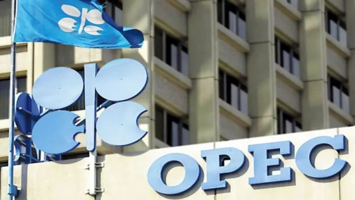 Bloomberg: Συμφωνία στον OPEC για παράταση της μείωσης της παραγωγής το 2018 