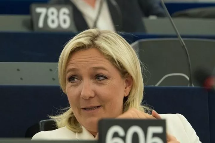 H Marine Le Pen αρνήθηκε να απαντήσει σε ερωτήσεις της αστυνομίας