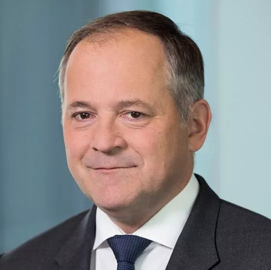 B.Coeure (EKT): Δεν αποκλείεται περαιτέρω μείωση των επιτοκίων