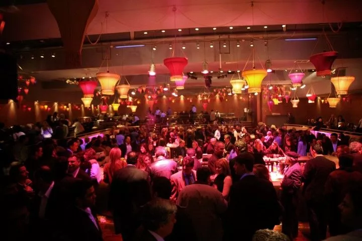 Μπράβοι παρεμπόδισαν φορολογικό έλεγχο σε club της Ρόδου