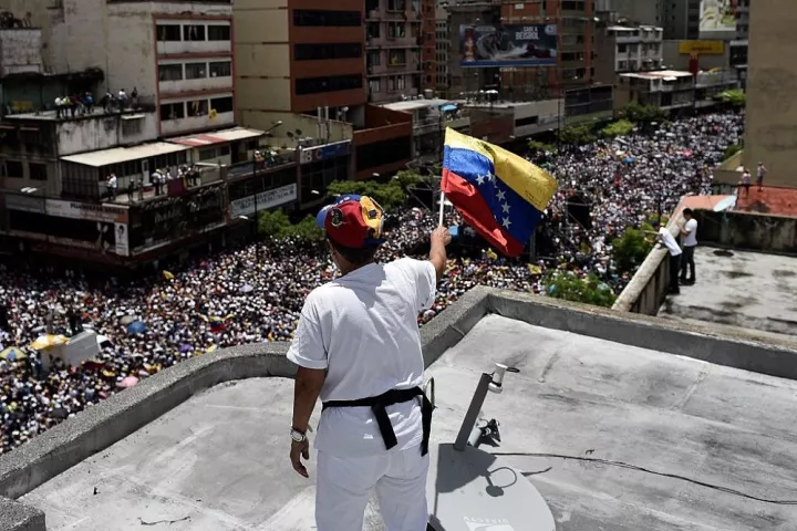 Αντίποινα και σκληρή στάση από το καθεστώς. Πορείες διαμαρτυρίας σε όλη τη χώρα