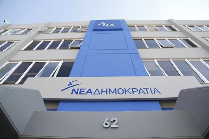 Σφοδρή αντιπαράθεση ΝΔ-ΣΥΡΙΖΑ-Δεν θα ακολουθήσουμε στη χυδαιότητα λέει η Πειραιώς 