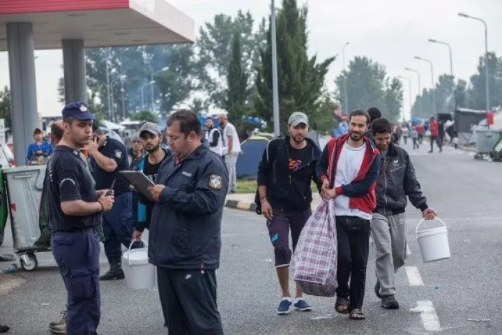 Αναχώρησαν πέντε λεωφορεία με πρόσφυγες από την Ειδομένη