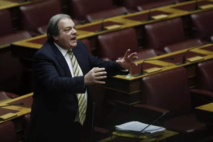 Κ. Κατσίκης (ΑΝΕΛ) σε εκπρόσωπο μεταναστών: Τι έρχεσαι εδώ; Για να βρίσεις τους Έλληνες;