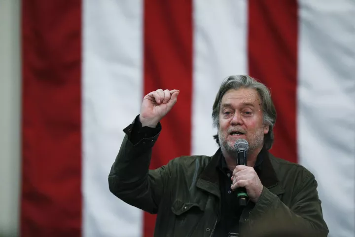 Ο S. Bannon κατηγορεί τον Trump Jr. για «προδοσία»