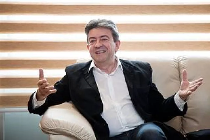 Δημοσκόπηση: Ο Jean-Luc Melenchon έχασε 3 μονάδες για την «ουδέτερη στάση» του