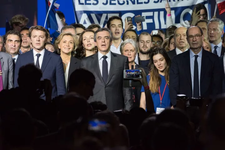 Γαλλία: Ο Al. Zuppe στηρίζει τον Fr. Fillon και δηλώνει ότι «δεν θα εγκαταλείψει το πλοίο»