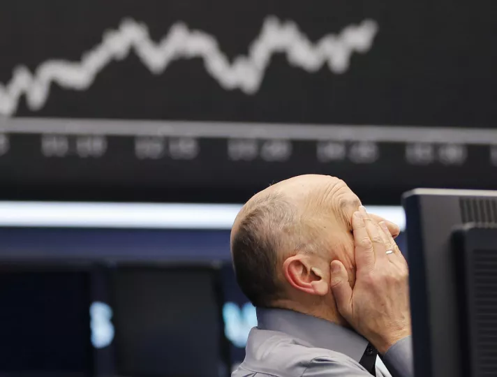 EY: Η διάθεση για αποεπένδυση διπλασιάζεται το 2016