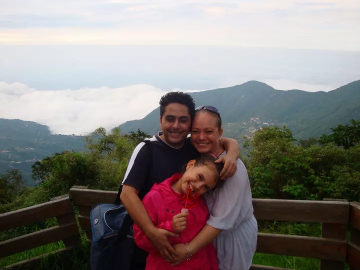 Απόδραση από το σκοτάδι. Βοηθήστε μας να βγούμε στο φως