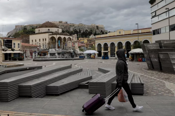 Ν. Τζανάκης: Μέχρι και 3.000 κρούσματα τις επόμενες ημέρες - Τέλη Μαρτίου η αποκλιμάκωση