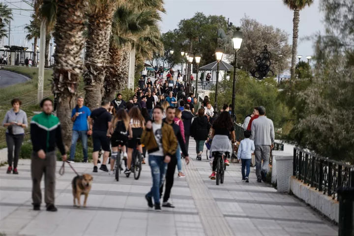 Οι εικόνες που «εξόργισαν» το Μαξίμου