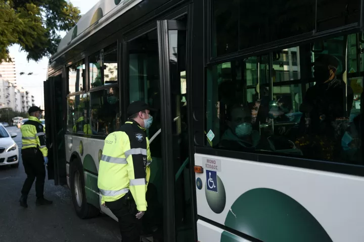 Συνολικά 1.731 παραβάσεις χθες για μη τήρηση των μέτρων του lockdown