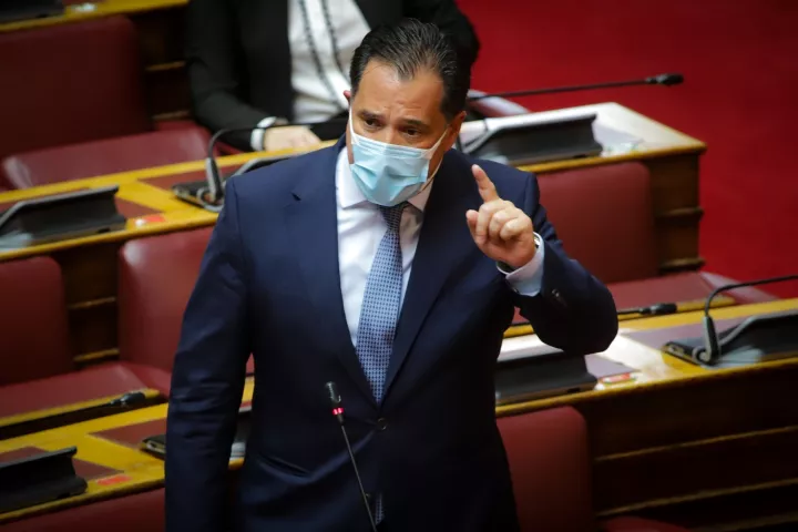 Γιατί δεν ακολουθεί τη νόμιμη οδό για να ικανοποιηθεί το αίτημά του;