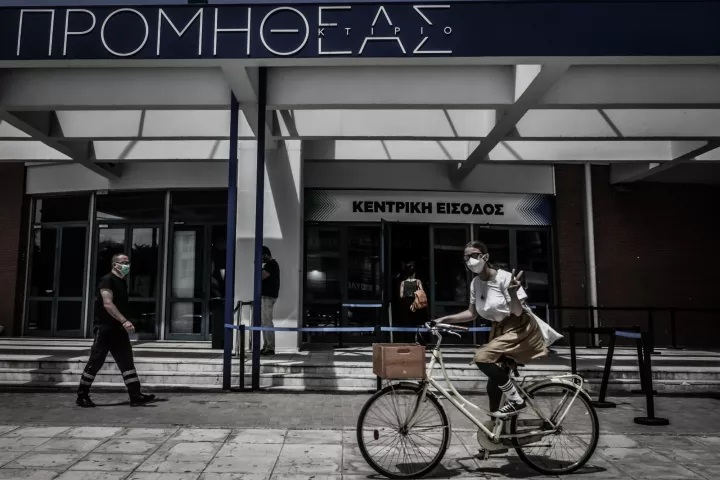 Μια ανάσα από το 1 εκατ. οι πλήρως εμβολιασμένοι - Στόχος οι 100.000 δόσεις ημερησίως