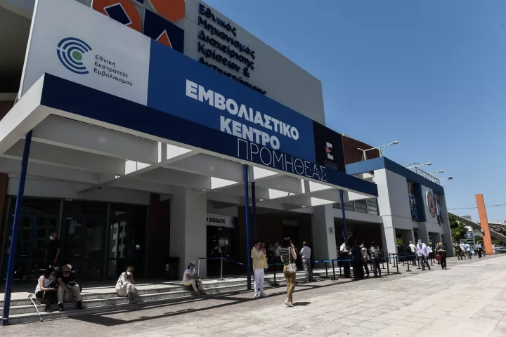 «Έσπασε» το φράγμα των 5 εκατ. εμβολιασμών - Από τις 26/5 διαθέσιμα όλα τα εμβόλια για τους 35-39