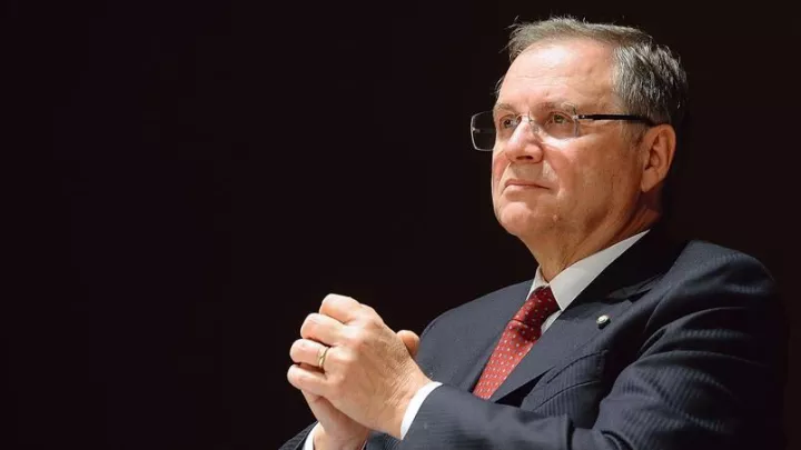 Η αποχώρηση από την ευρωζώνη δεν θα λύσει τα προβλήματα της Ιταλίας, υποστηρίζει ο κεντρικός τραπεζίτης