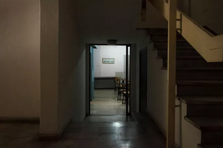 Δημόσιοι Υπάλληλοι: Μην τους λιθοβολείτε. Εξηγήστε τους…