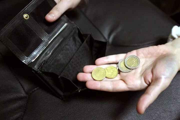 Μόλις 1,3% καλύτερα του στόχου τα έσοδα τον Ιούνιο παρά τη βροχή νέων φόρων