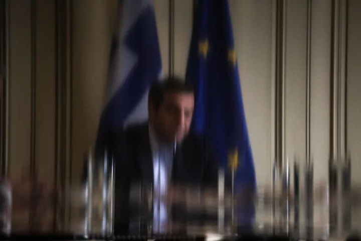 Το «στρίβειν δια του αρραβώνος» στη διαπραγμάτευση