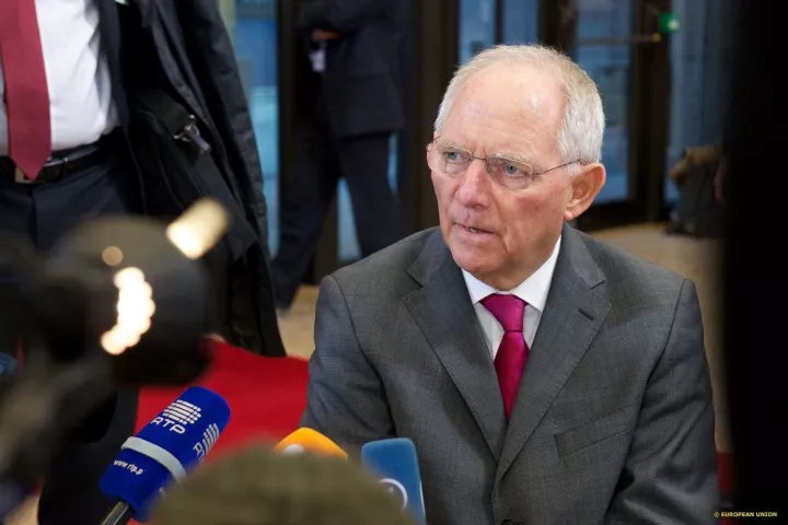 W. Schaeuble: Με μένα δεν θα υπάρχει «πάγωμα» επιτοκίων για την Ελλάδα