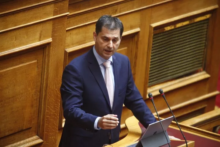 Χ. Θεοχάρης: Πώς ο εκλεκτός της εργολάβος της κυβέρνησης έλαβε 150% περισσότερα δάνεια;
