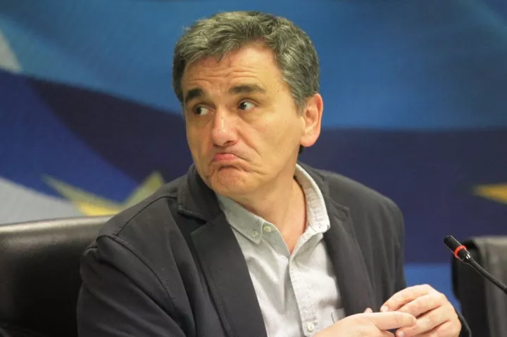 Ευκλείδης μόνος ψάχνει στήριξη