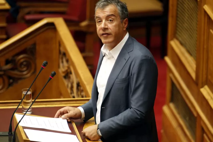 Στ. Θεοδωράκης: Φτάσατε στην εξουσία με τη βοήθεια της διαπλοκής