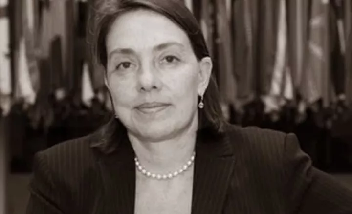 Ελλάδα: Παίζοντας με σπίρτα μέσα σε μια αποθήκη πυρομαχικών