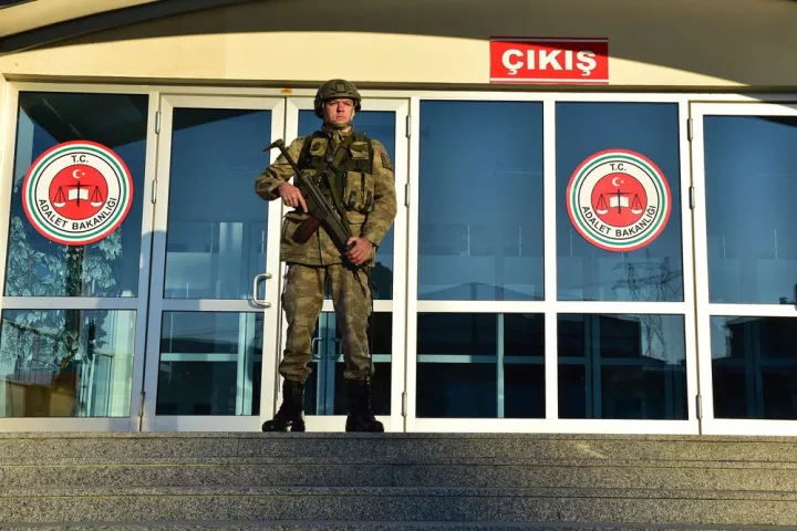 Η τουρκική αστυνομία συνέλαβε 12 υπόπτους για διασυνδέσεις με το Ισλαμικό Κράτος 