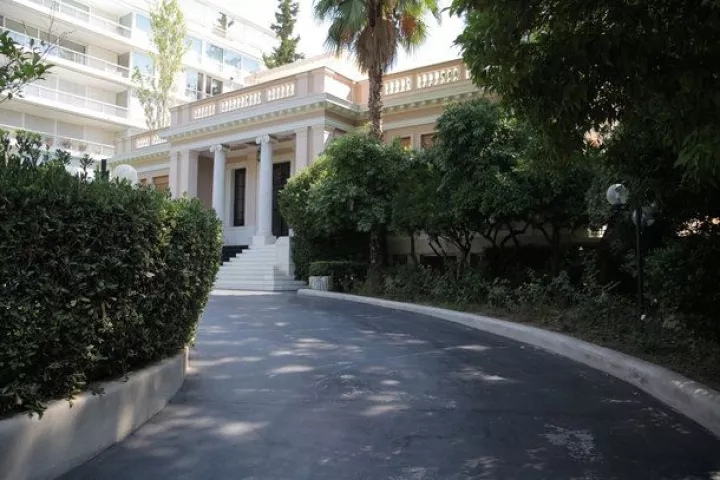 Αριστερή παρένθεση ή αριστερή ξεφτίλα;