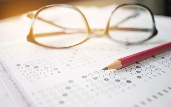 «Αναθεωρείται το Σύνταγμα με multiple choice;»